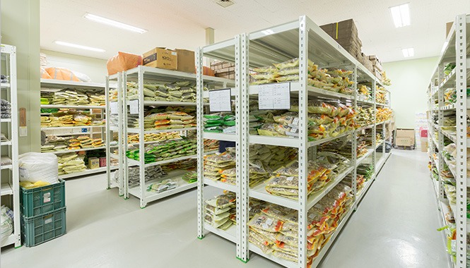 생기한의원 탕전실의 약재 보관 창고